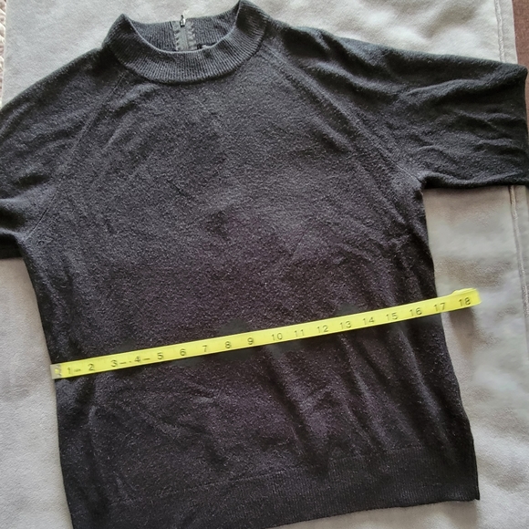 vintage lightweight soft black mockneck sweater - Picture 5 of 6